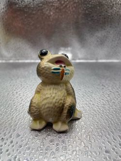 Vintage 1950's Hand Painted Ceramic Frog Catching Dragonfly Figurines Used Rare