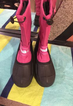 Girl Kamik winter boots NEW