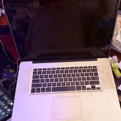 MacBook Pro 17-Inch -- No Drive/Power Supply -- For Parts Only