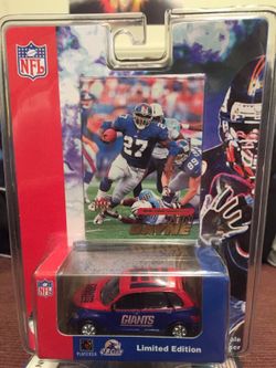 New York Giants player Ron Dayne with all card stats and pt cruise Giants car