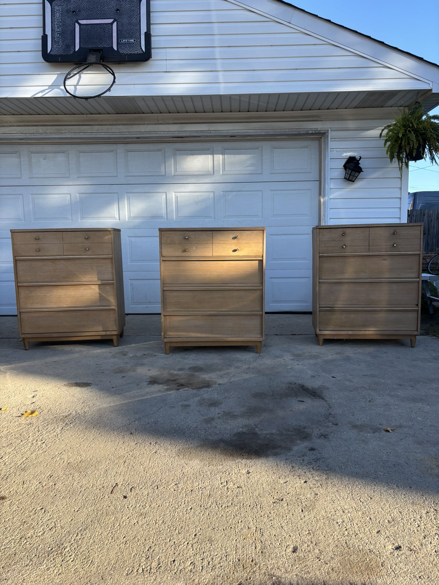 ‼️KROEHLER FURNITURE 4 DRAWER CHESTS‼️FOR SALE 450$ FOR ALL 3 OR BEST OFFER‼️DELIVERY AVAILABLE🚚