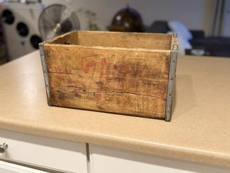 VTG 7 UP Wood Box Metal Accents Finger Joints With Handles Crate “You Like It”