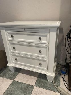 Coaster White Dresser