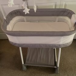 Simmons Kids' Shooting Star Rocking Bassinet
