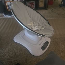 Baby Swing 4 Mom's Mamaroo