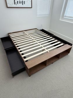 Queen Bed Frame w/drawers