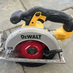 18V DEWALT CIRCULAR SAW 6/1/2