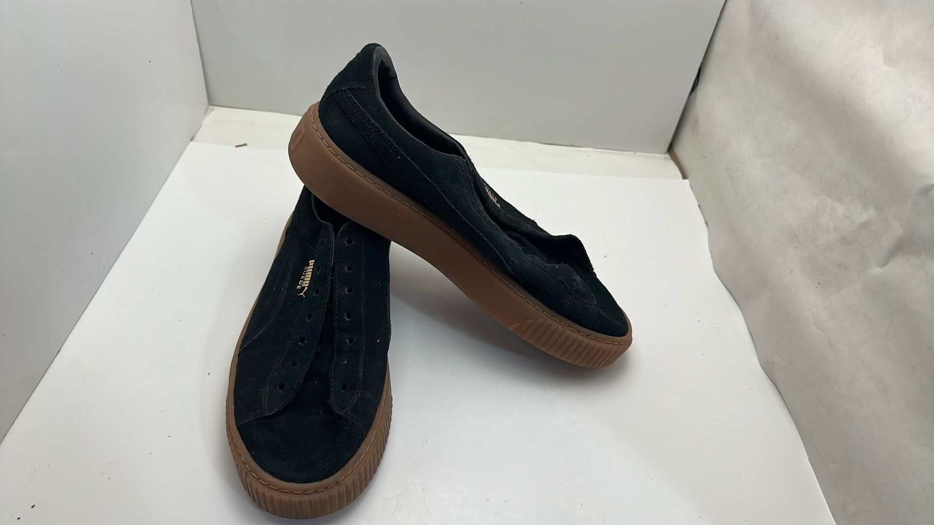 Puma Suede Elemental Black With Gold Highlights Women’s Size 9 1/2