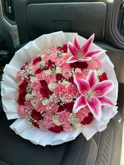 75 roses with carnations lilies and baby breaths 💓