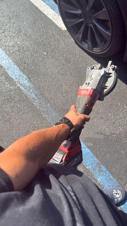 Milwaukee M18 FUEL Metal Cut-Off Saw + RAPIDSTOP Grinder
