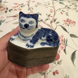 Vintage Blue & White Porcelain Cat Figurine with Metal Base – Unique Decorative