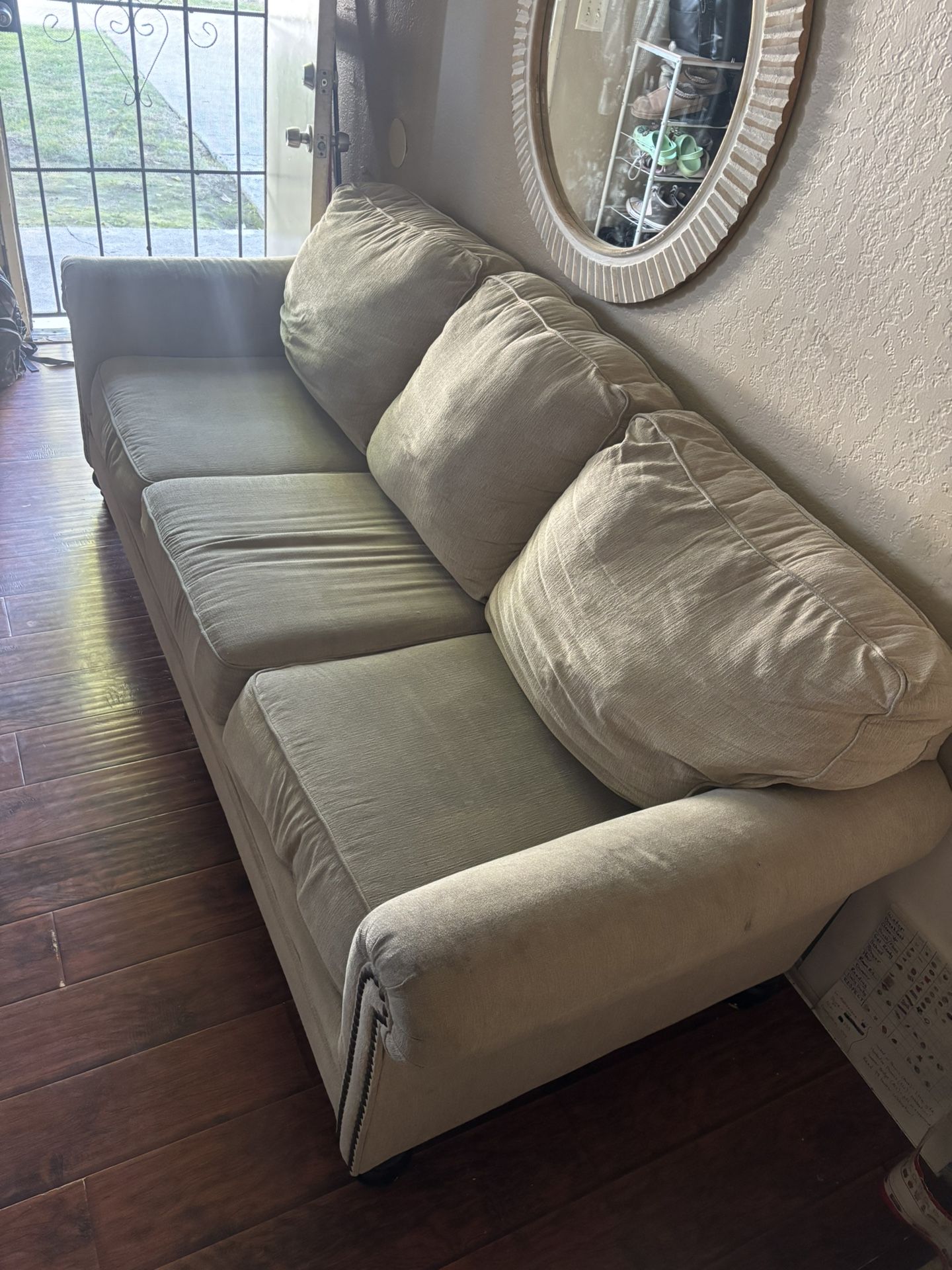 FREE COUCH