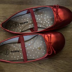 Girls size 3 red flats