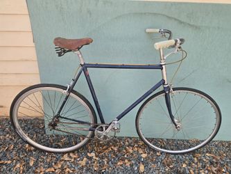 Vintage Early-Mid 1980s Japanese Road Bike – Tange 2 Double-Butted Chromoly – Shimano 600 / Suntour Superbe
Year estimate: 1981–1985