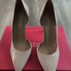 Shoe Dazzle  Cream Pumps 