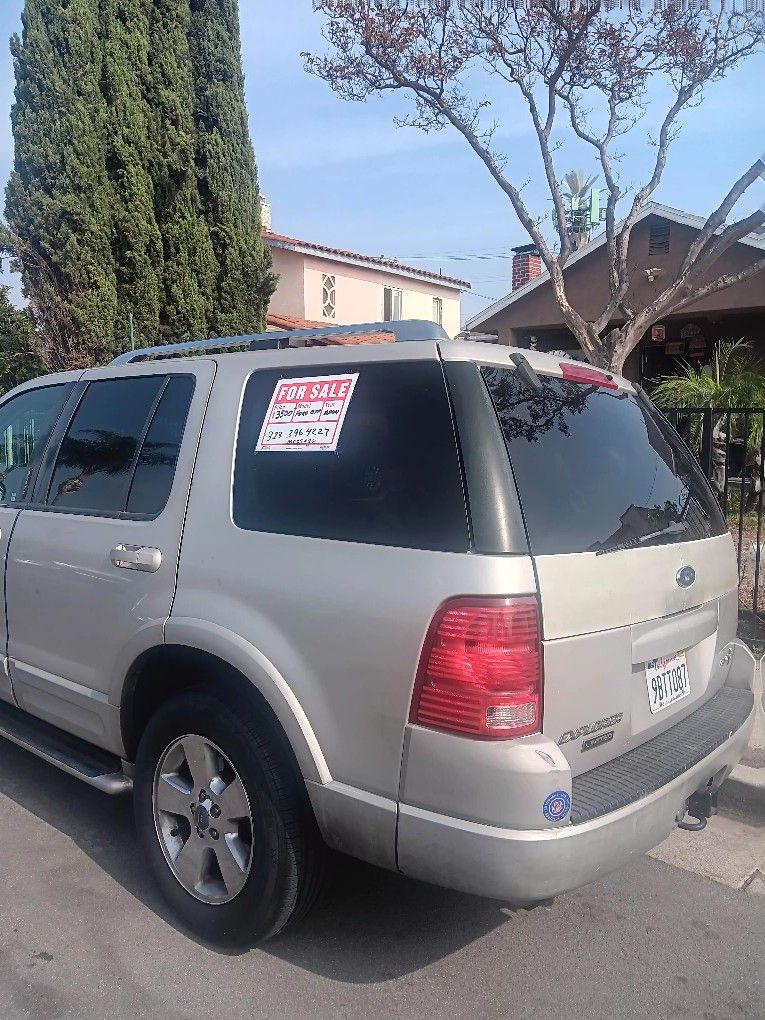 2004 Ford Explorer