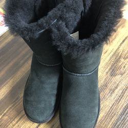 Women’s Size 9 New Ugg Boots