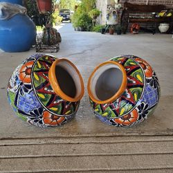 Yellow RimTalavera Leaning Clay Pots (Planters) Plants. $55 cada una.