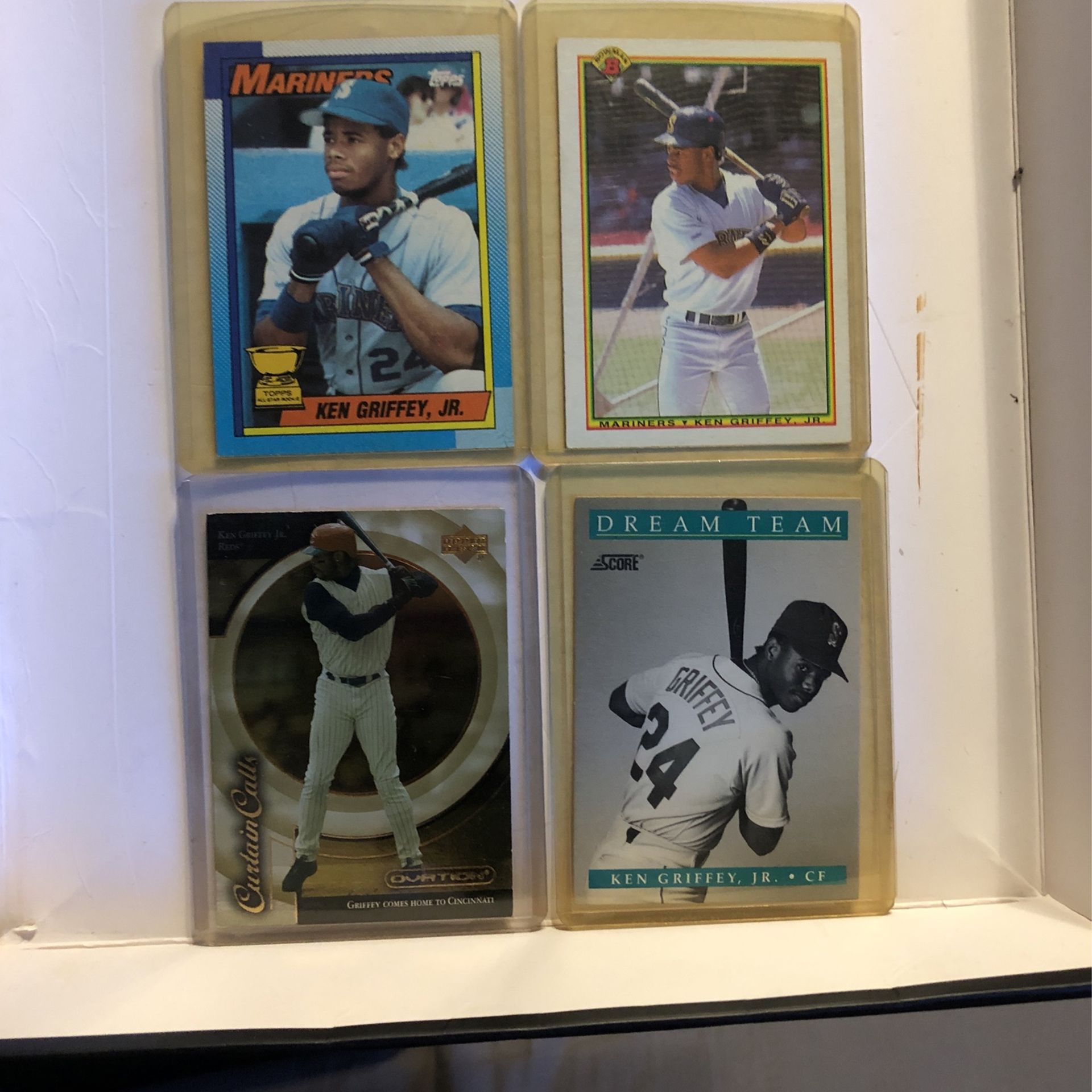 Ken Griffey Jr 4 Card Lot (Rookie)