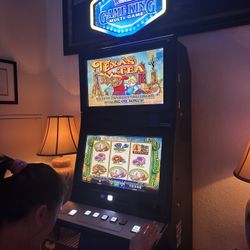 IGT G20 Dual Monitor Multigame Slot Machine 