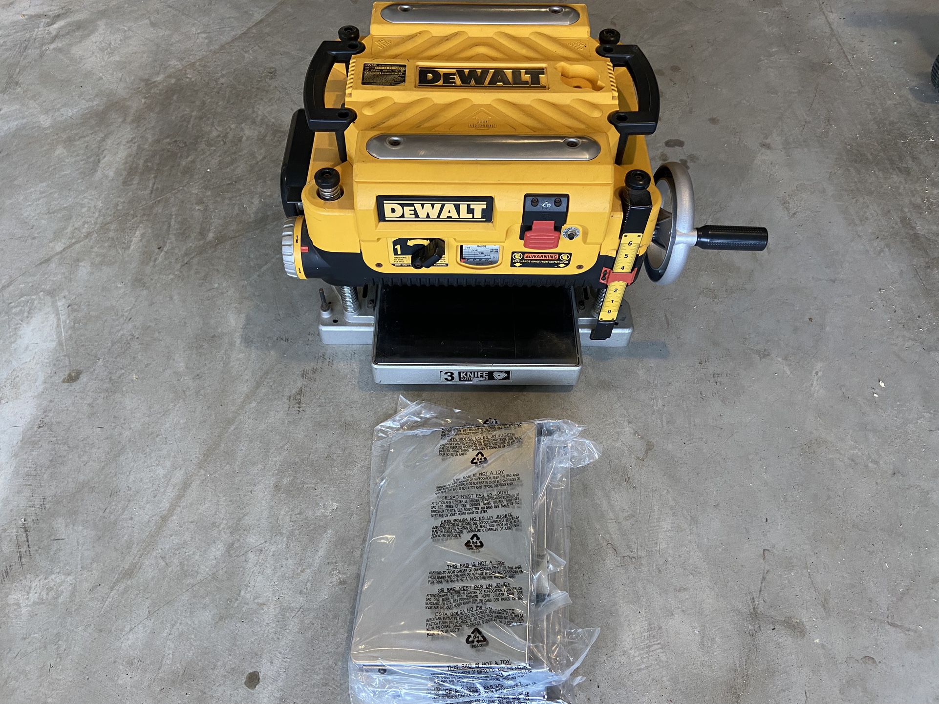Dewalt DW735 13” Thickness Planer Including Out Feed Tables