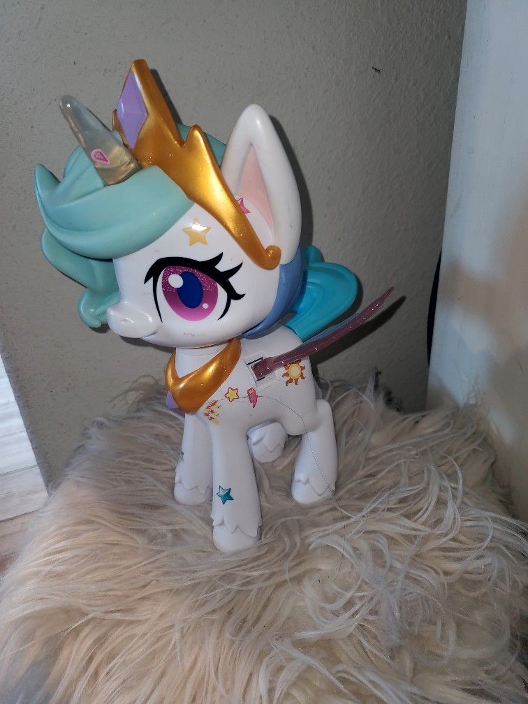 MY LITTLE PONY Magical Kiss Unicorn Princess Celestia, Interactive Unicorn Figure