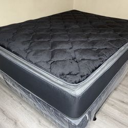 14” Queen Midnight Collection Hybrid Pillow Top Mattress!