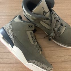 Air Jordan 3 Retro - Medium Olive - Men's  Sz 10