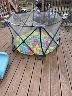 Summer Pop N Play Portable Playard