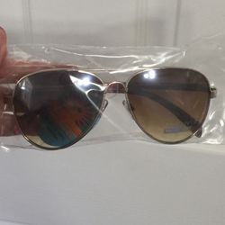 Women’s aviator sunglasses