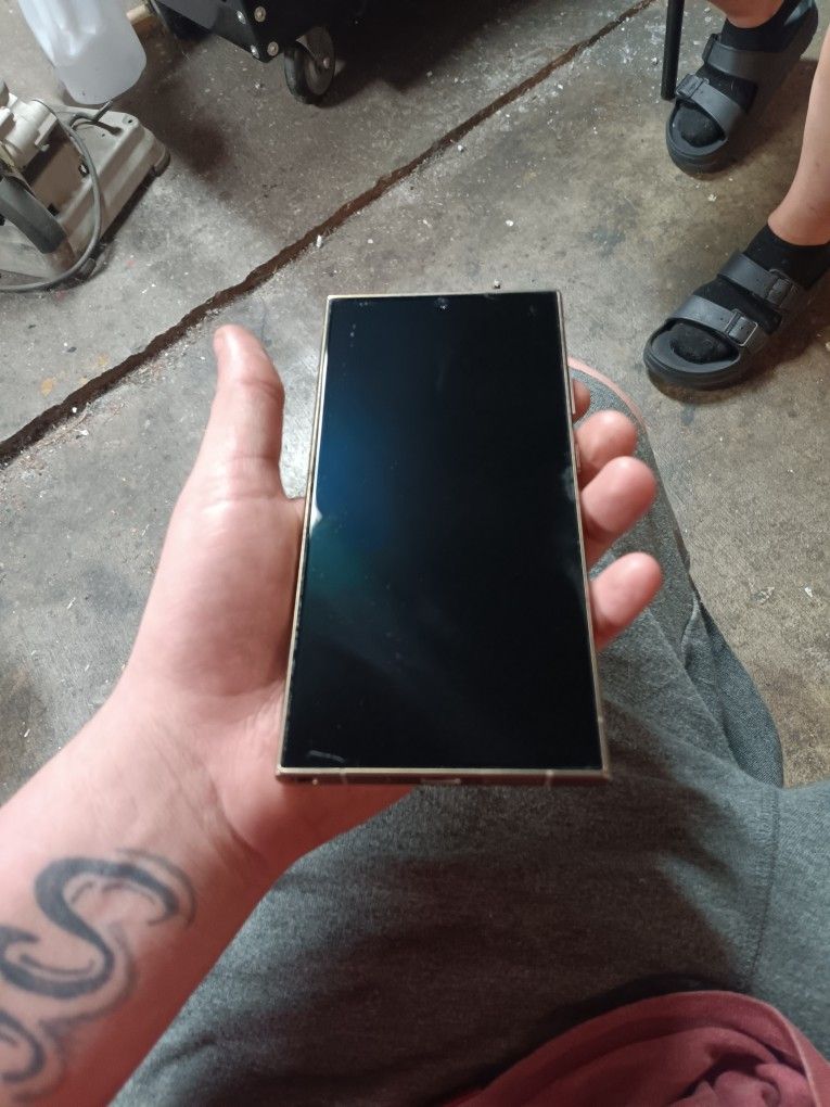 Samsung Galaxy S24 ULTRA 