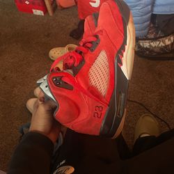 Jordan 5 Raging Bulls Sz 9.5