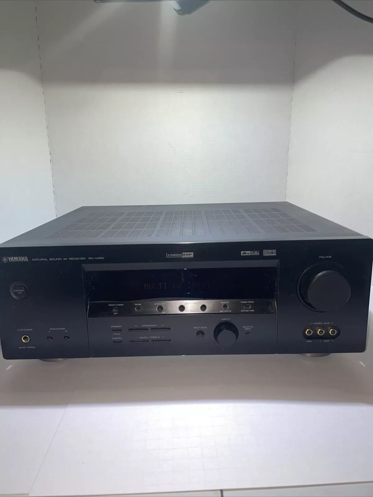 Yamaha natural sound av receiver HTR-5840 with original remote and cords