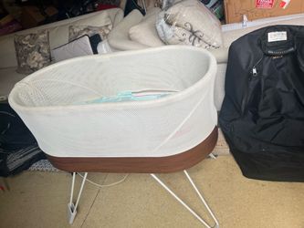 Snoo bassinet/crib