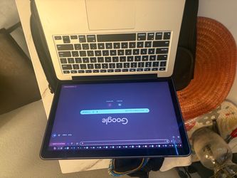 Apple laptop