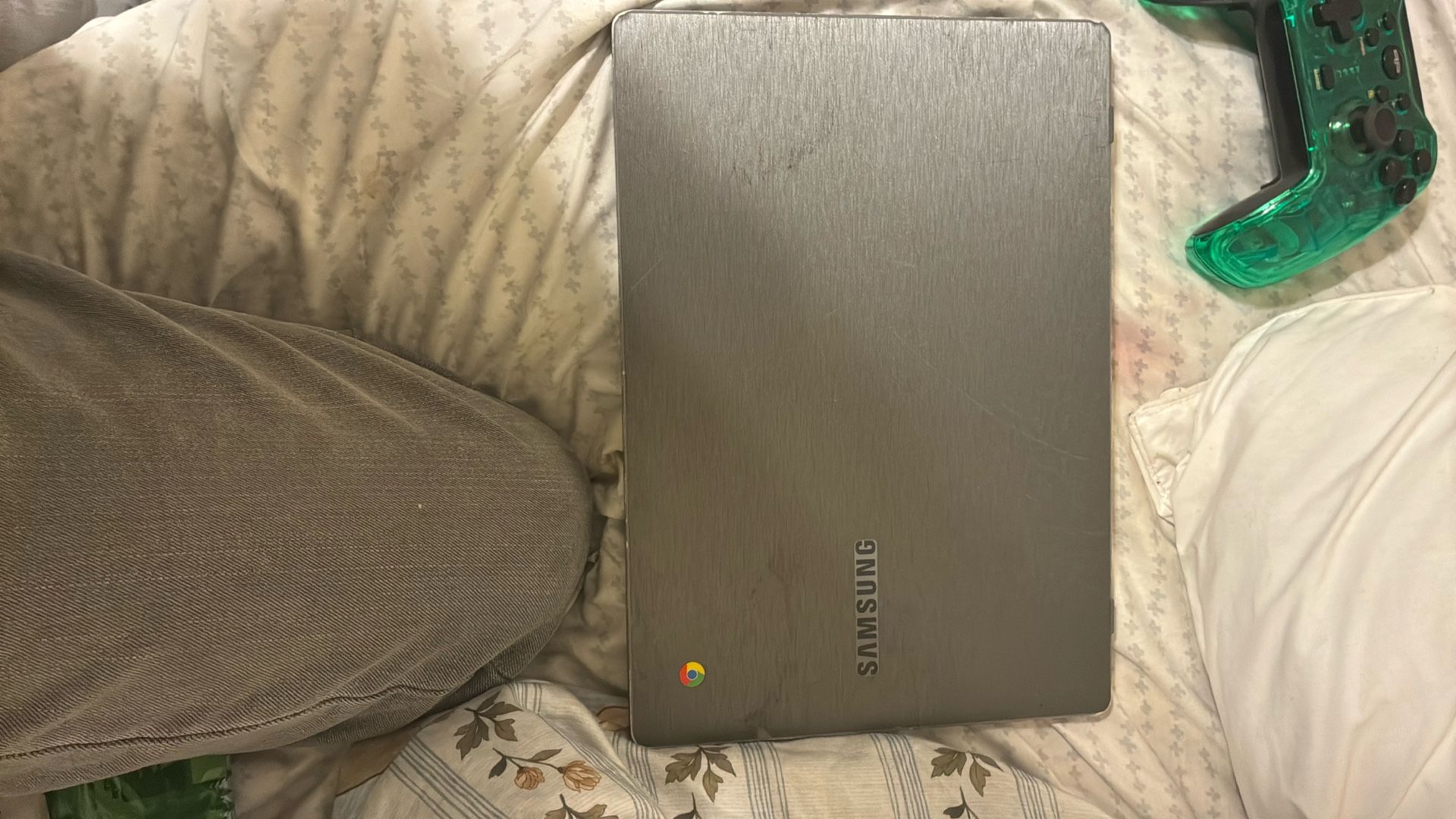 Samsung Computer Minor Scratches But Works Fine 