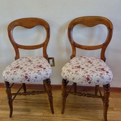 🌾 VINTISH INTERIORS 🌾 Victorian Walnut Balloon Back Chairs 1800s - Set of Two