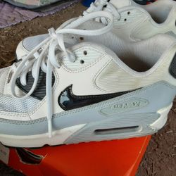 Air MAX Black And White size 8