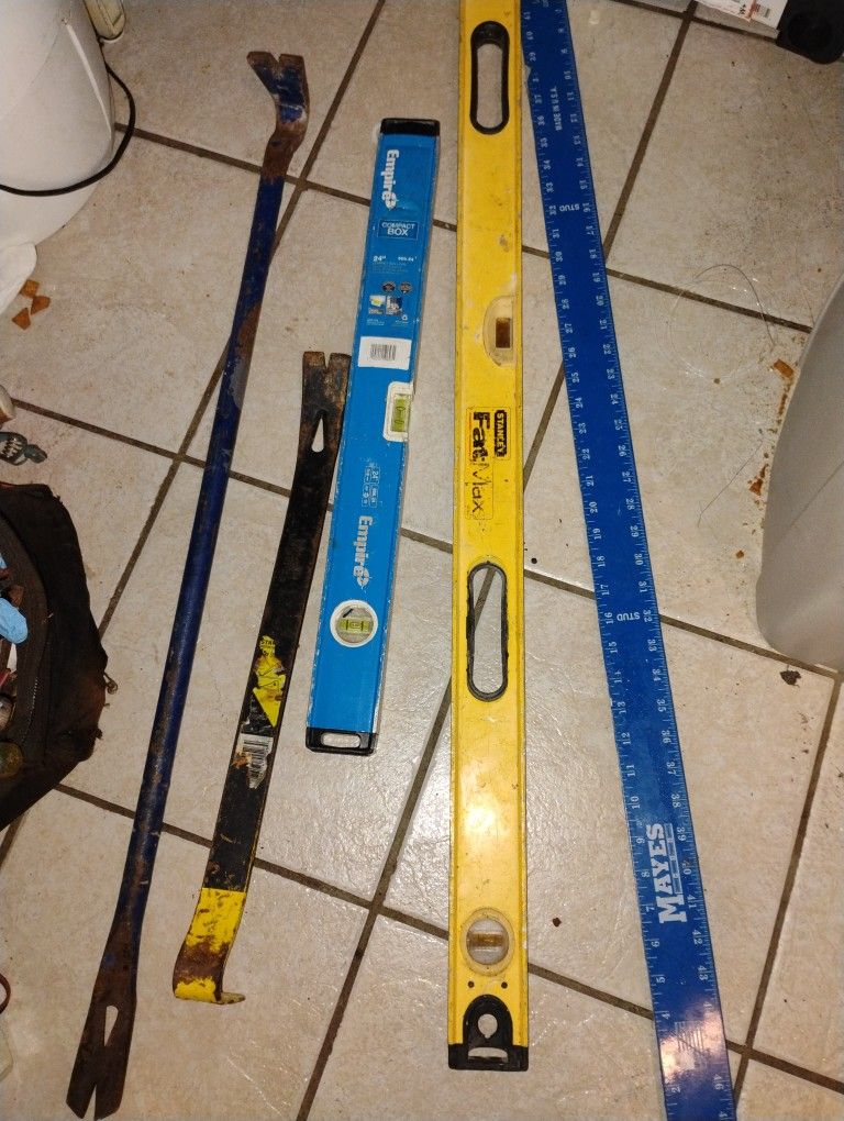 Rubbermaid Tool Box And Tools
