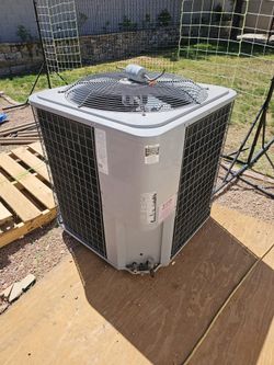 2009 Day And Night Air Conditioner Ac 3.5 Ton