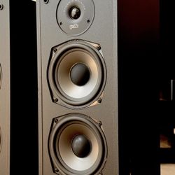 Polk Audio R40 Floorstanding Speakers - Mint !