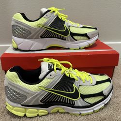 Nike Air Zoom Vomero 5 Size 11 Mens