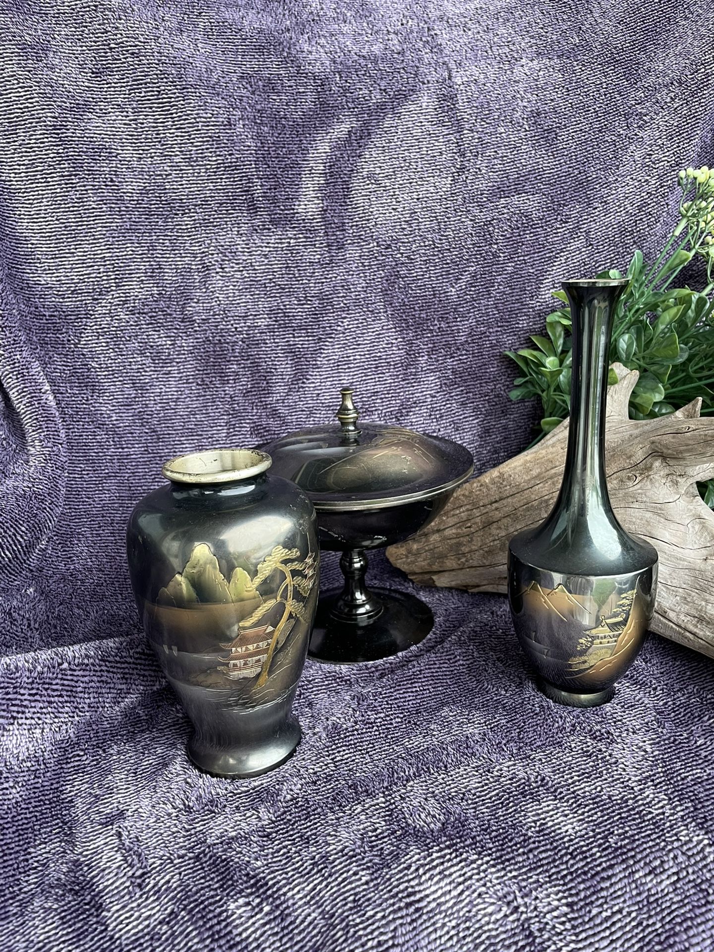 Beautiful Japanese Set Of Bowl & Vases