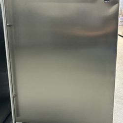 SILHOUETTE Stainless steel Wine Cooler (Refrigerator) 23 13/16 Model SPRAR055D1SS - A-00002807