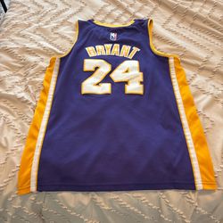 Kobe Bryant jersey