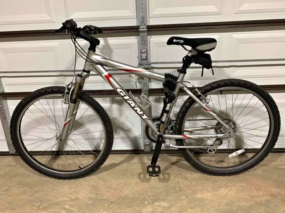 2007 Giant Boulder SE bicycle