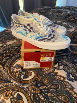 Brand new women Vans shoes