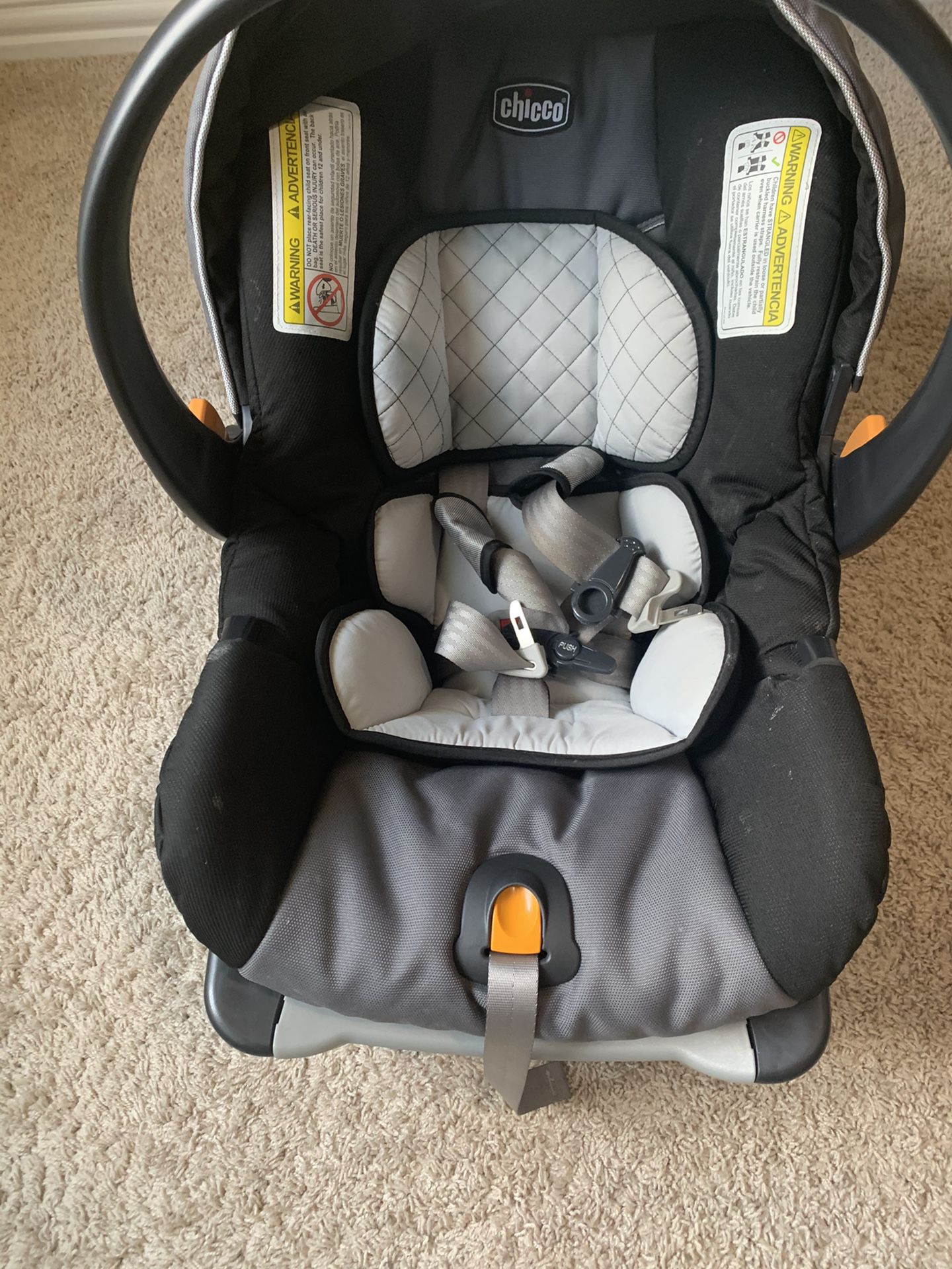 Chiccos Key fit 30 Car Seat With Base