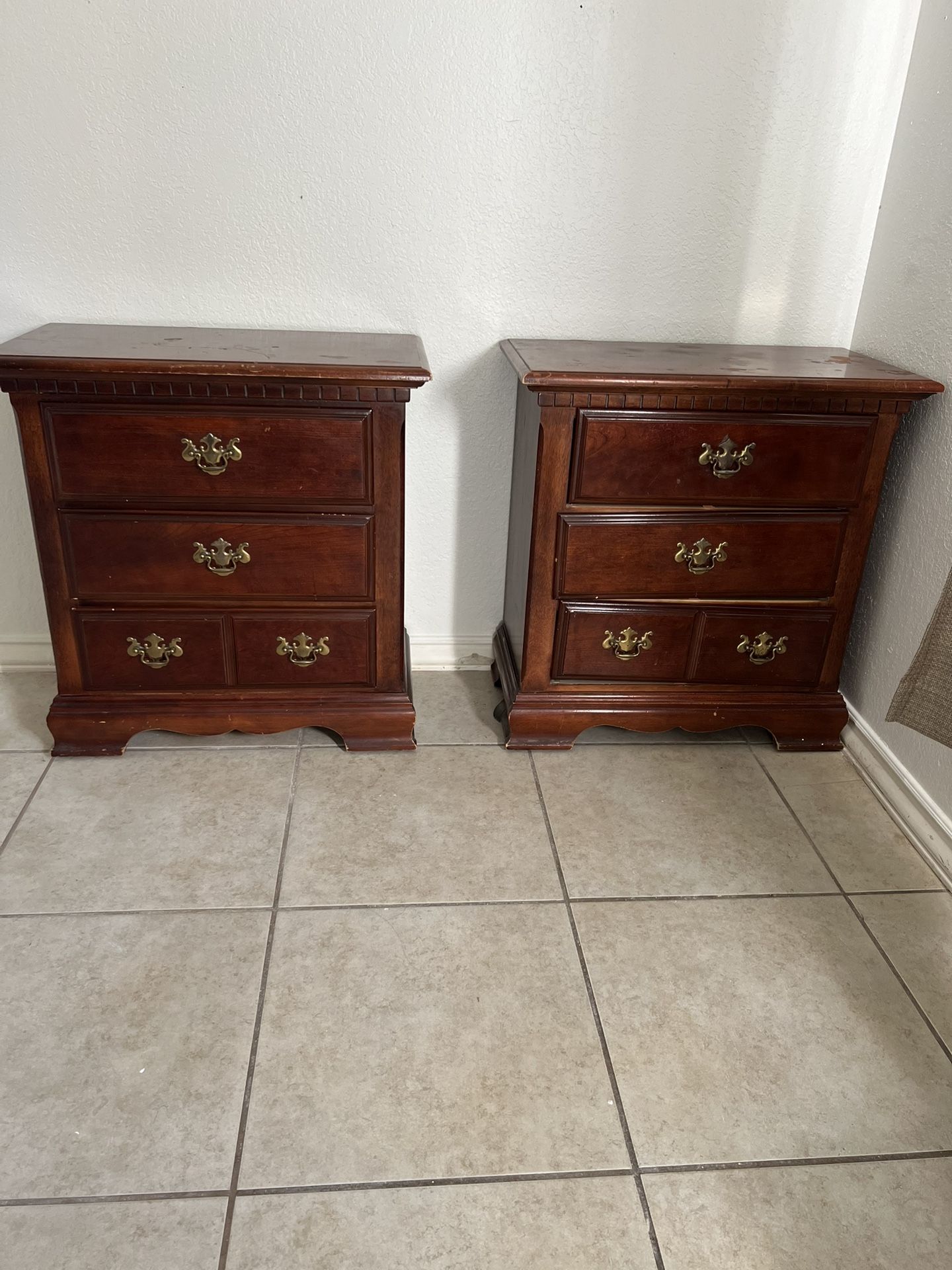 Drawers With Mirror