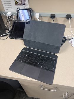 Magic Keyboard 13” (IPad Pro, Air 13 inch compatible)